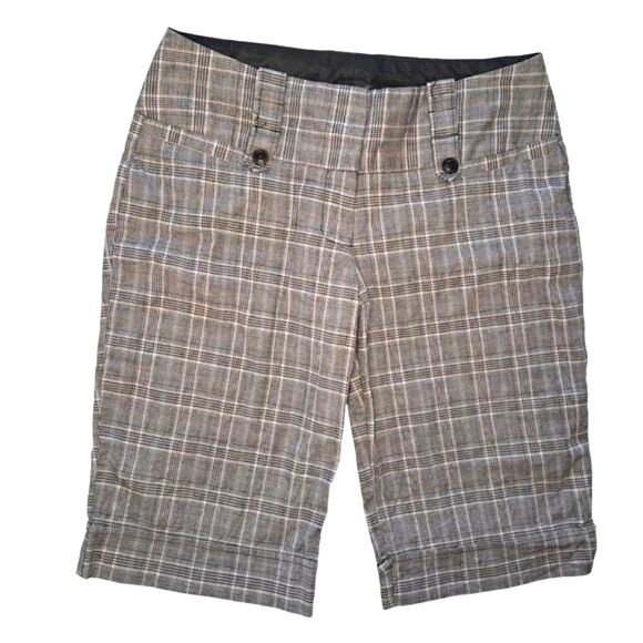 Maurices Gray Plaid Bermuda Shorts Office Slacks Size 1/2 - Picture 1 of 3